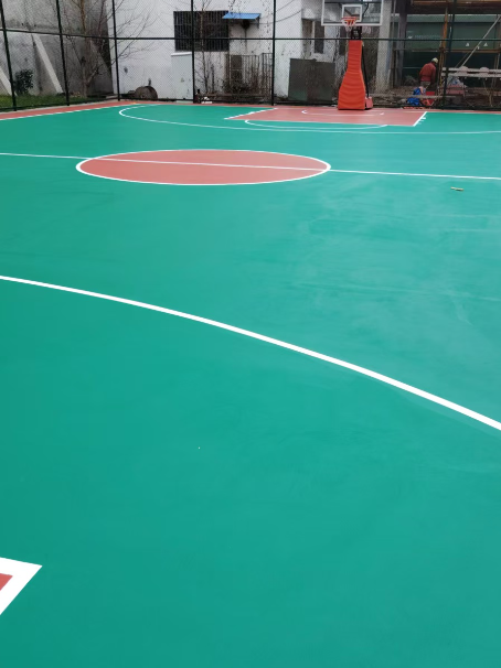 湖北 球场长期使用易出现地面开裂